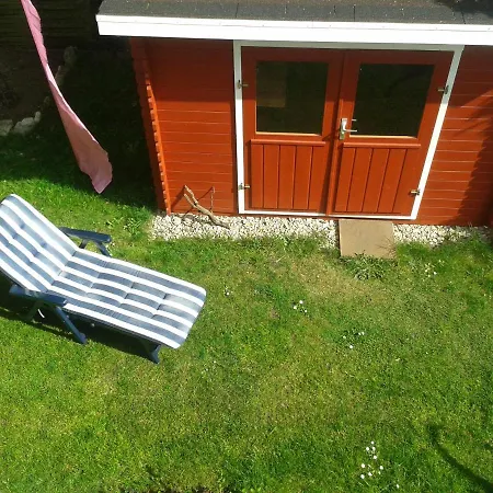 Mit Eigenem Bad Und Kuchenzeile Apartament
